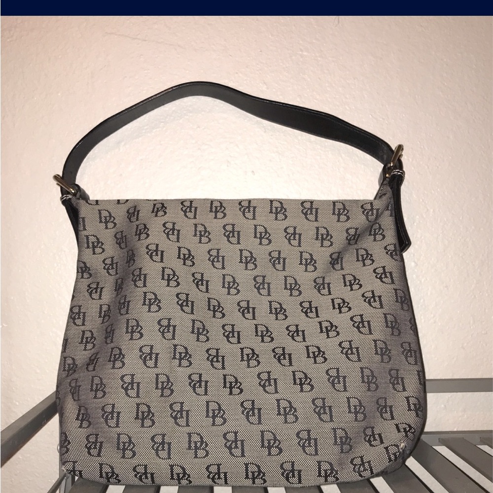 Dooney & bourke shoulder bag